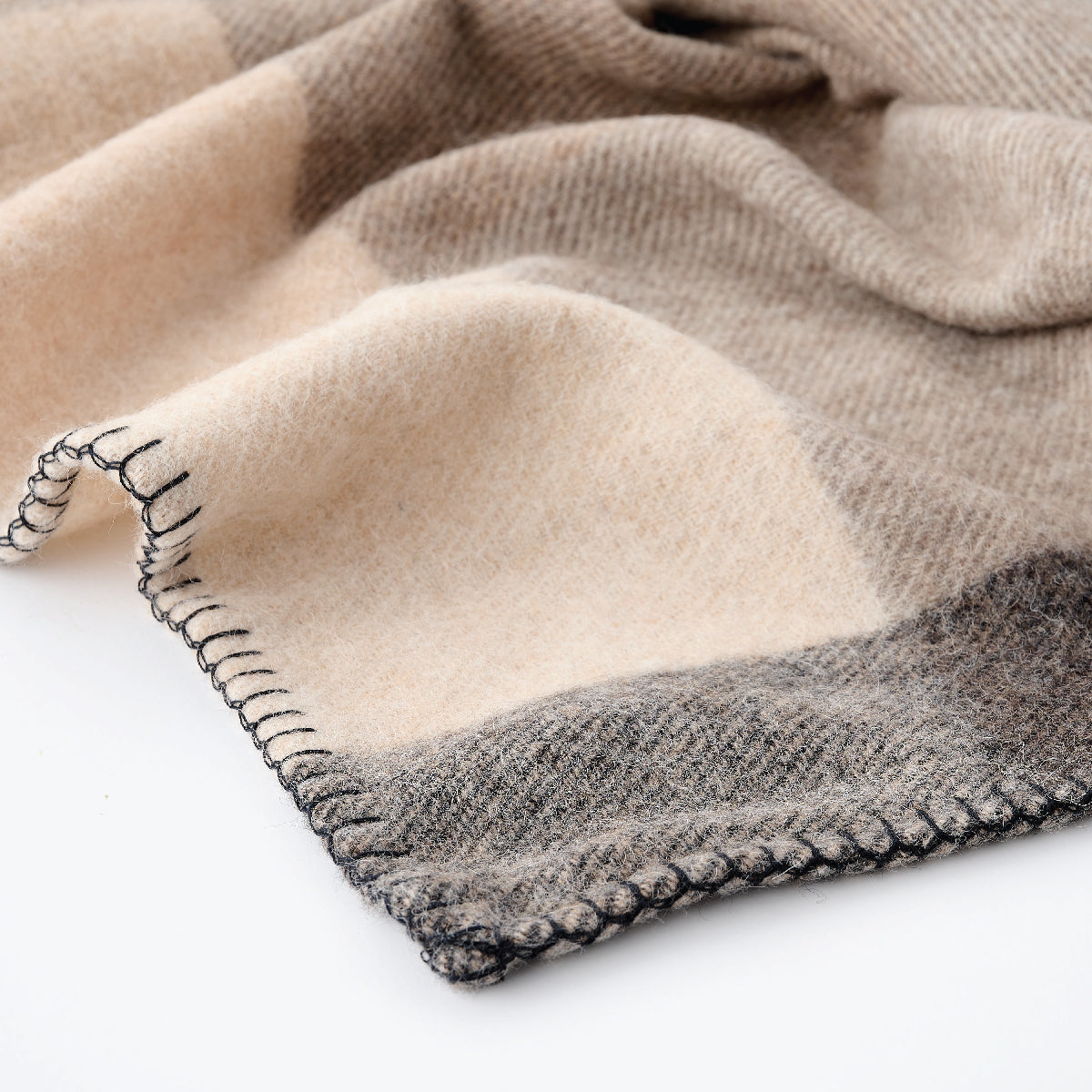 Alpaca Springmount Blanket Stitch Large Throw