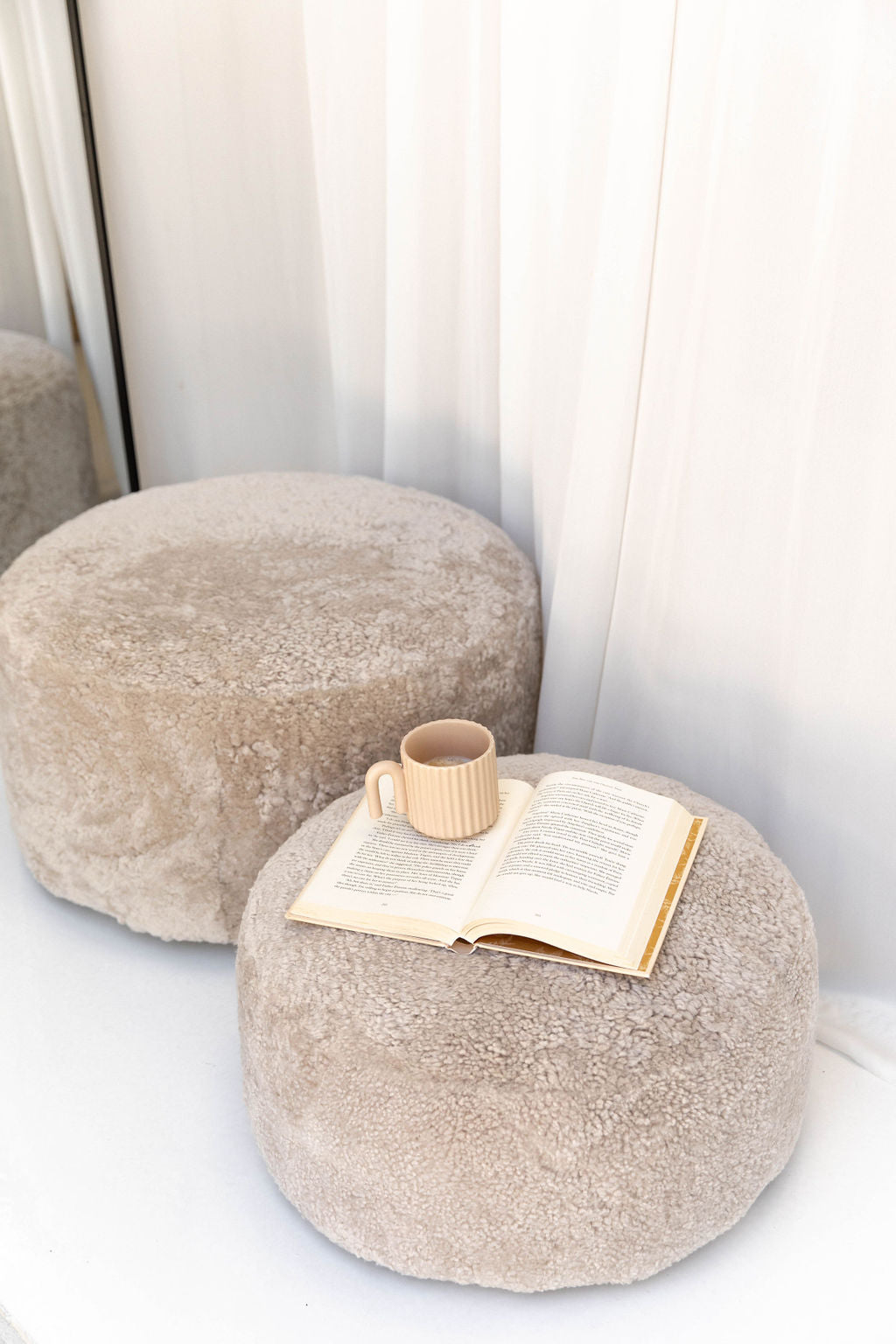 Sheepskin Curly Ottoman Circle 50cm