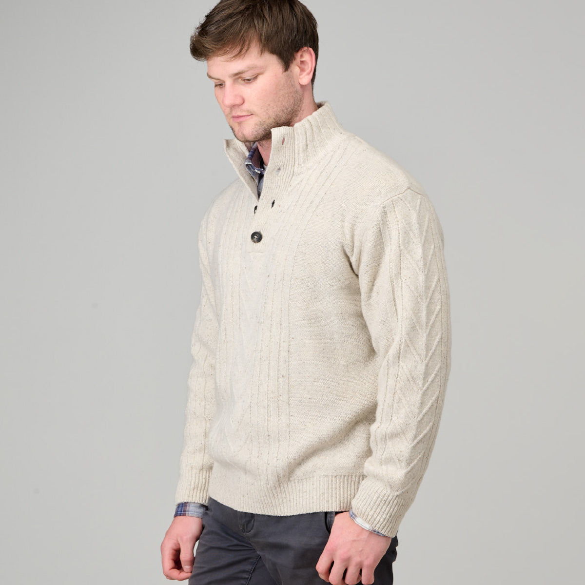 Ansett 100% Australian Pure New Wool Button Collar