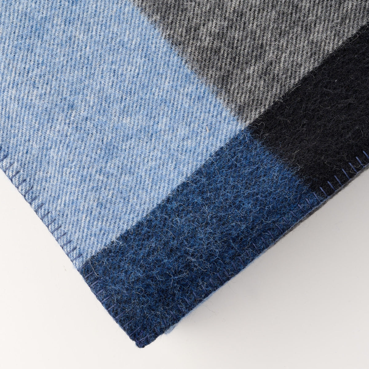 Alpaca Springmount Blanket Stitch Large Throw