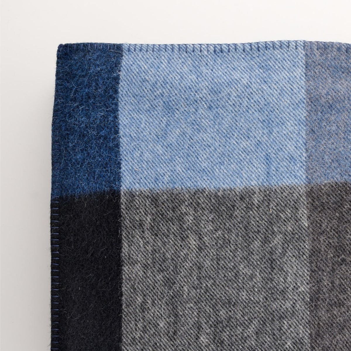 Alpaca Springmount Blanket Stitch Large Throw