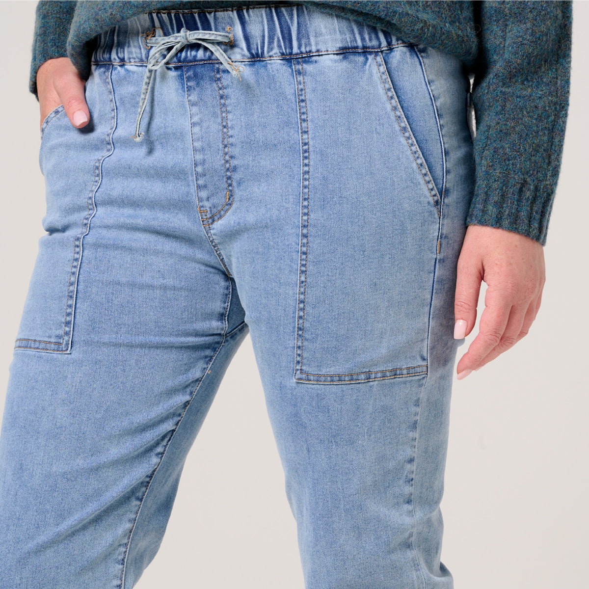 Jogger Denim Pant