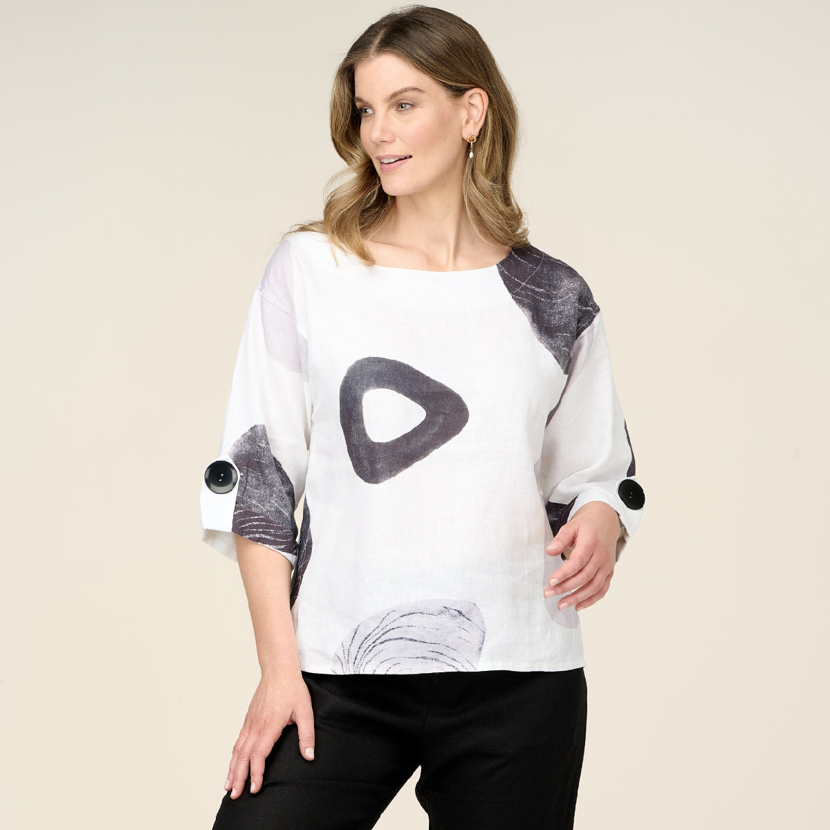 Linen 3/4 Sleeve Feature Top