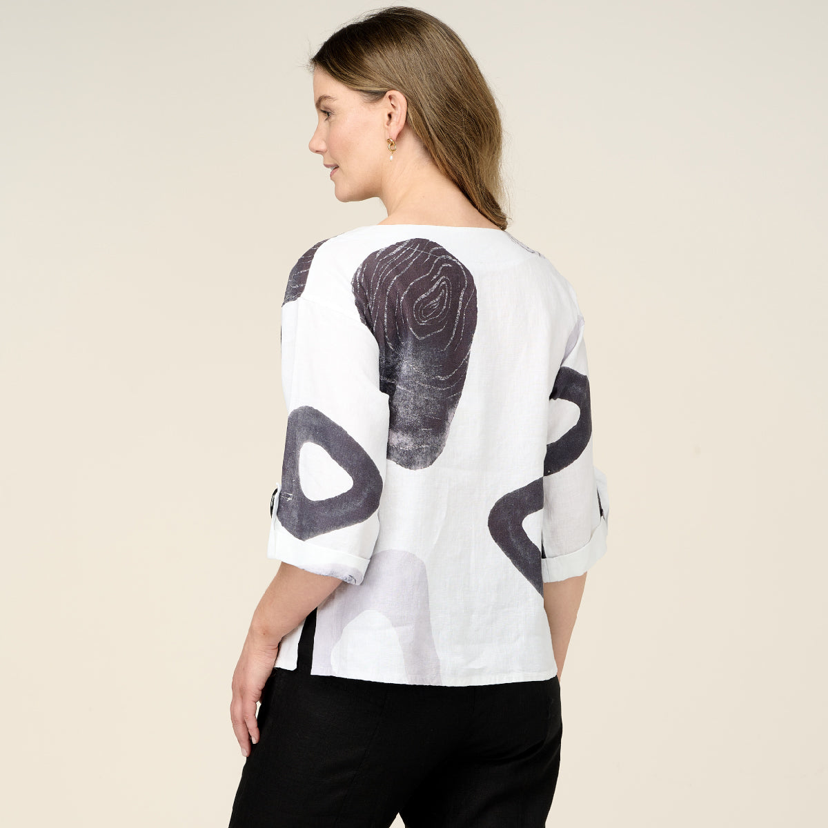 Linen 3/4 Sleeve Feature Top