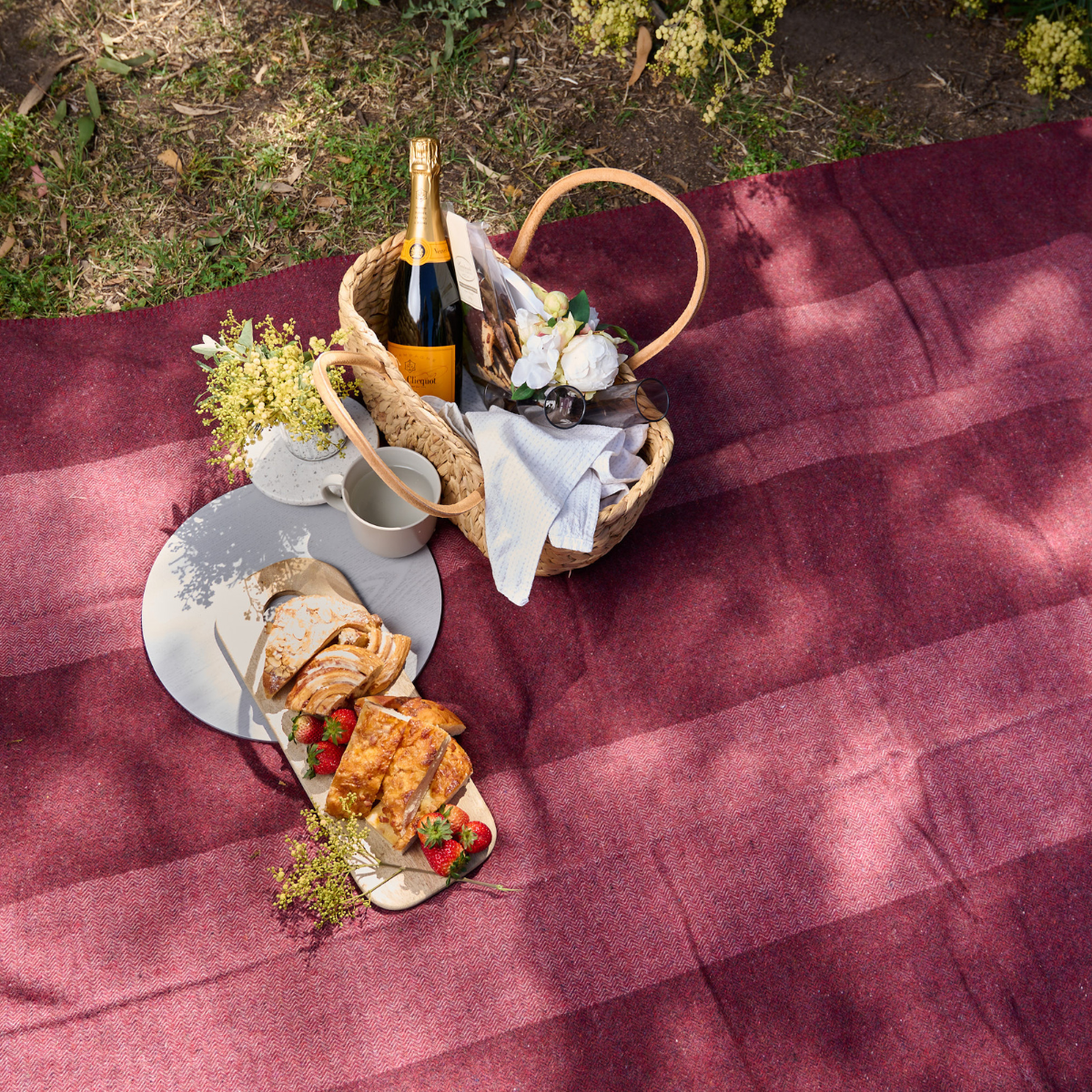 Billabong Picnic Rug Blanket Stitch Herringbone