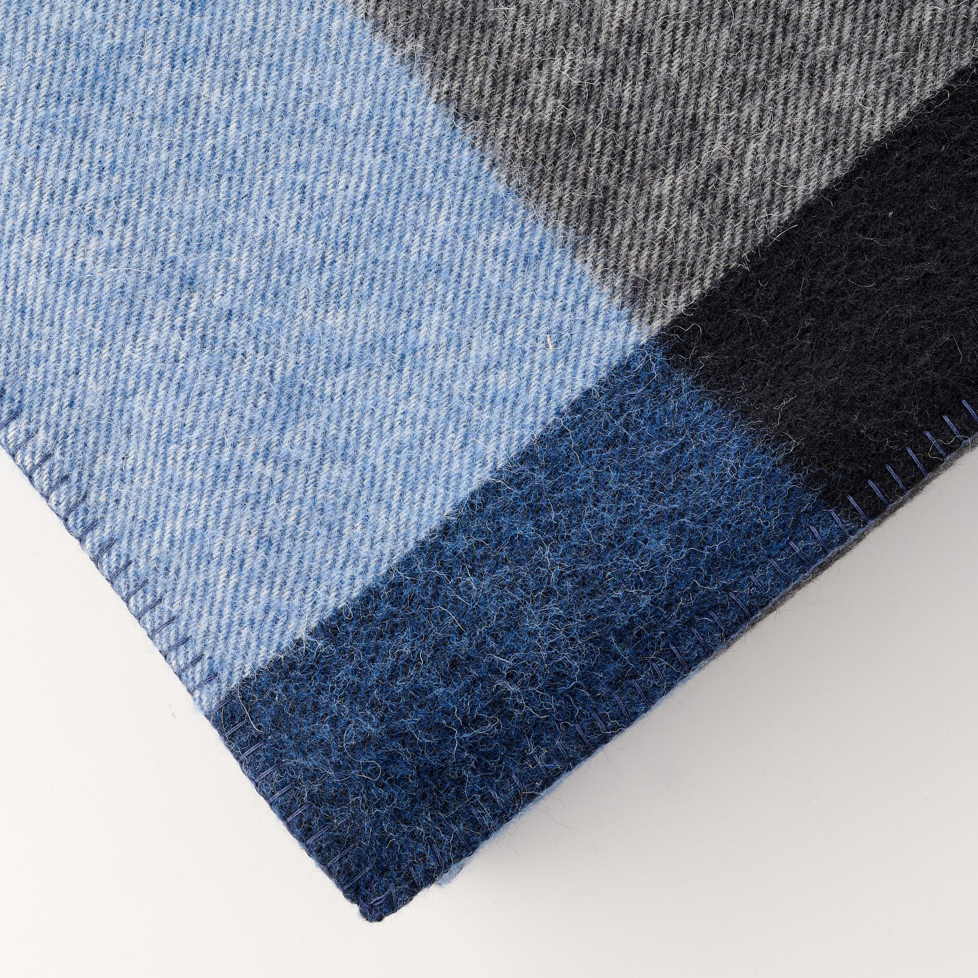 Alpaca Springmount Blanket Stitch Large Throw