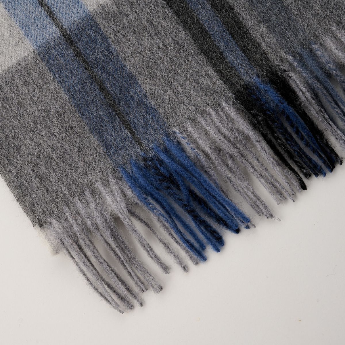 100% Lambswool Check Scarf