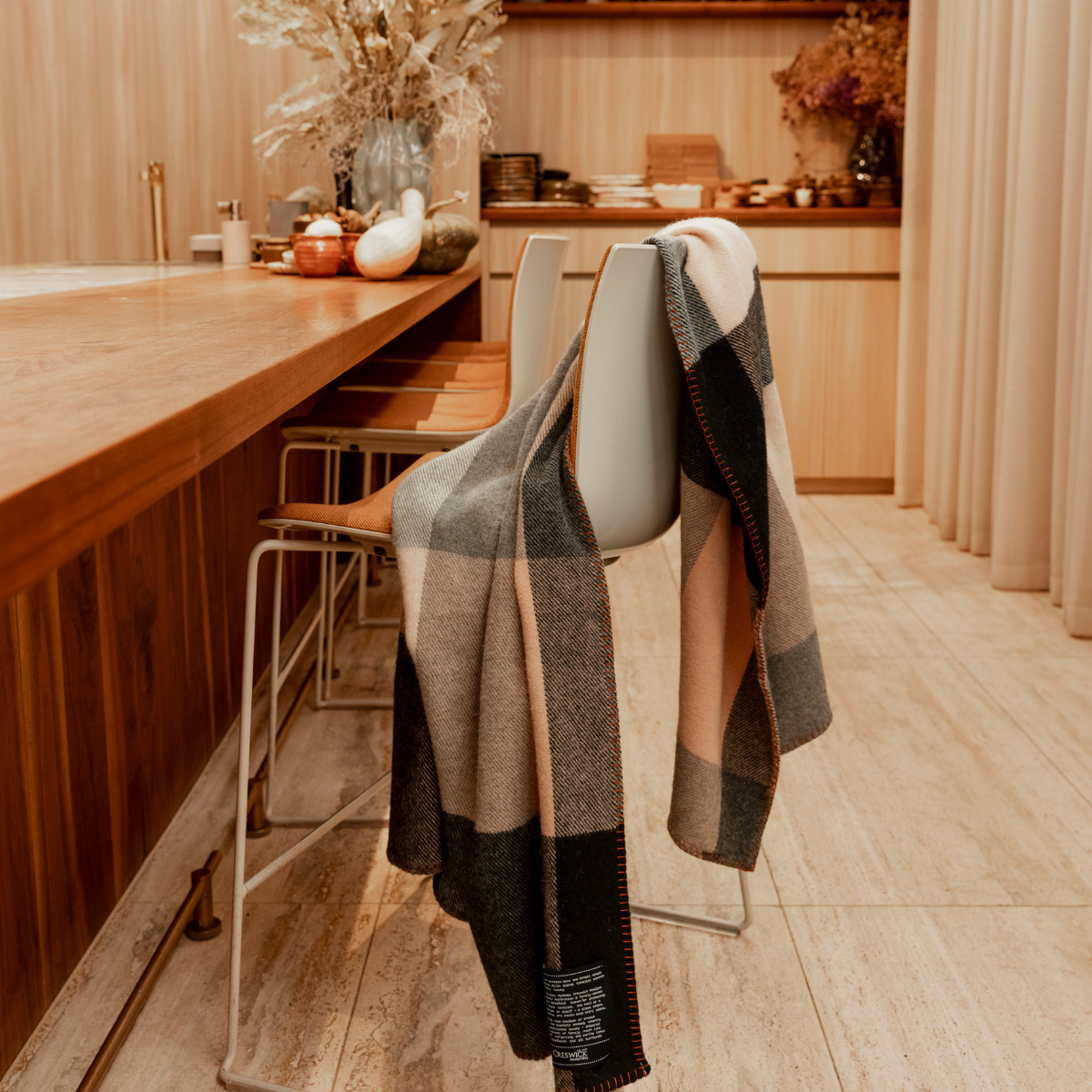 Vera Alpaca Springmount Blanket Stitch Throw Rug