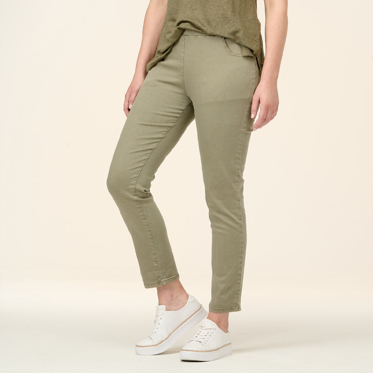 Evelyn 4 Pocket Coloured Denim Pant Slim Leg 7/8 Length