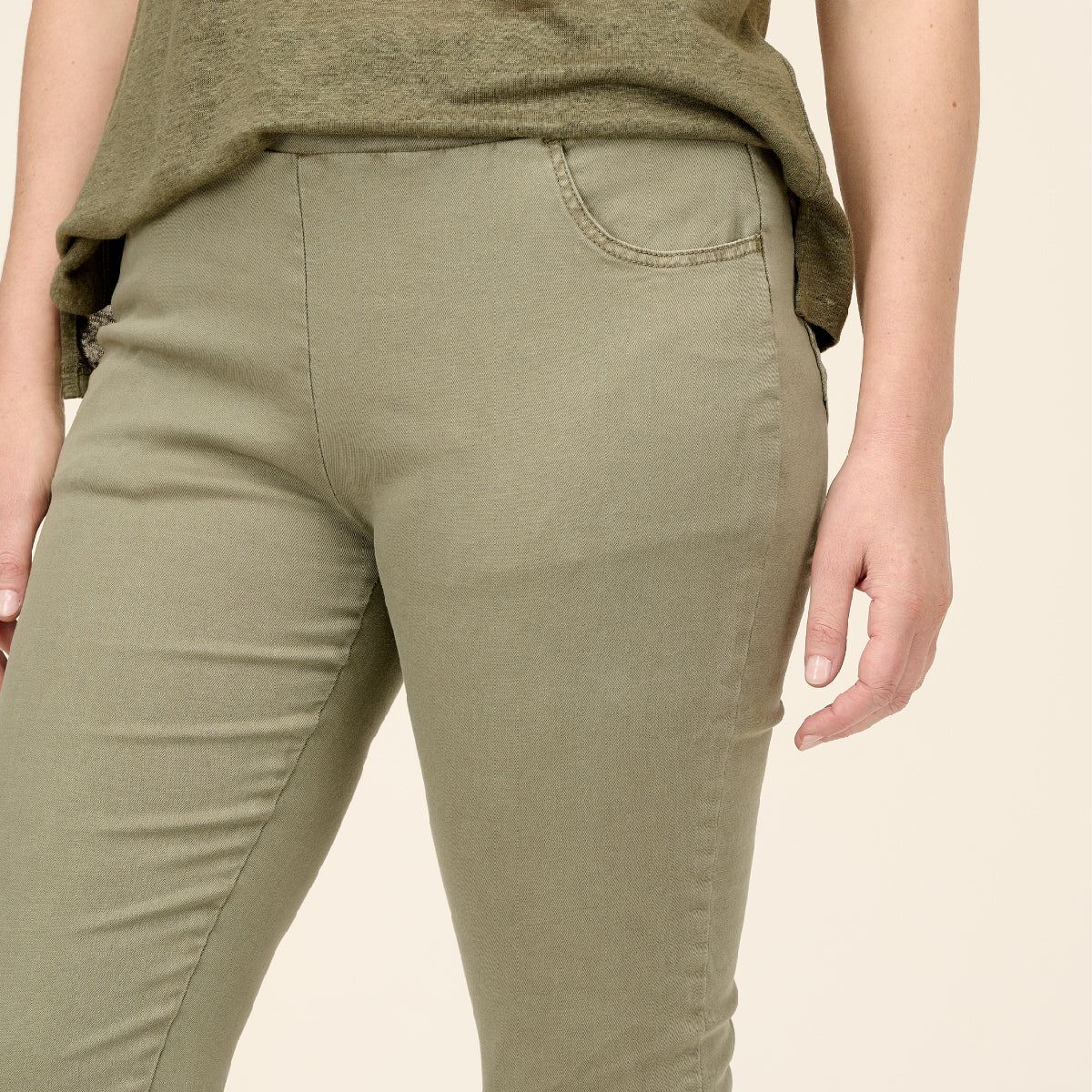 Evelyn 4 Pocket Coloured Denim Pant Slim Leg 7/8 Length